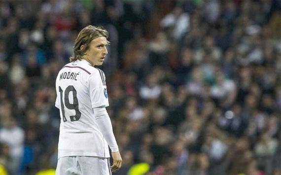 足球队员饮食与恢复计划