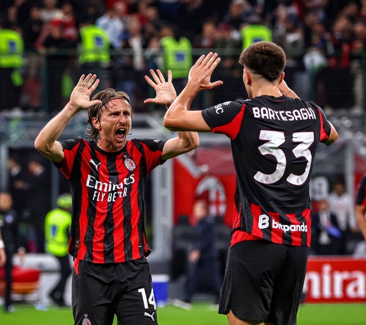 阿莫林更衣室怒骂曼联球员，直言愤怒又失望！基恩炮轰红魔如小学生