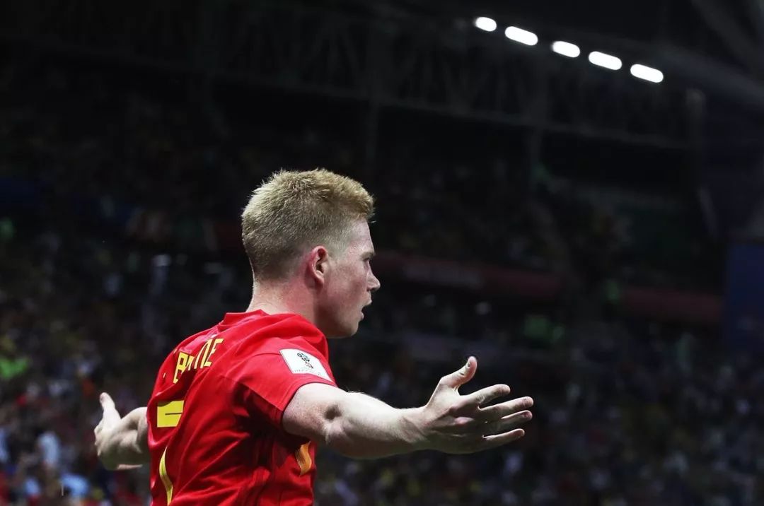 杭州女足举行环西湖徒步活动，全程八公里